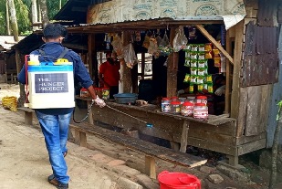 স্বেচ্ছাব্রতীদের সক্রিয়তা- সচল স্প্রে মেশিন